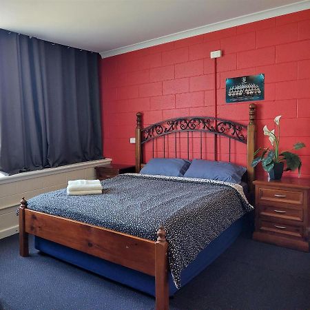 Port Adelaide Backpackers Hostel Bagian luar foto