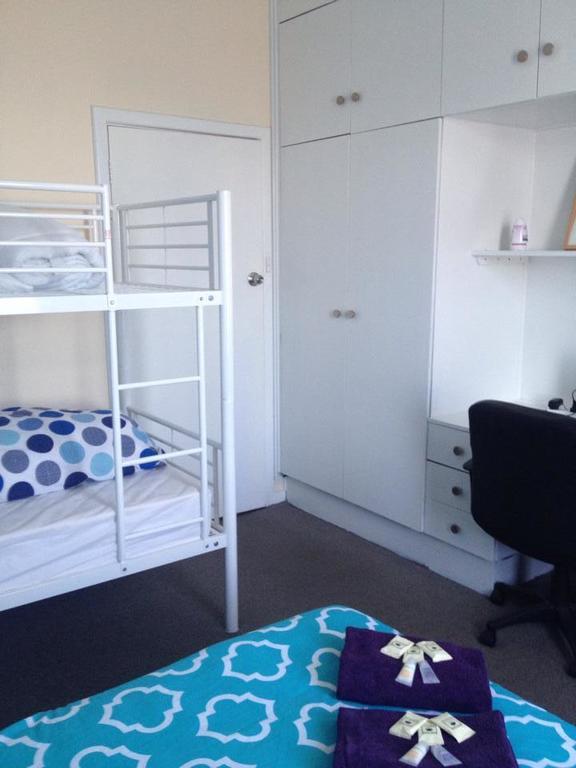Port Adelaide Backpackers Hostel Bagian luar foto