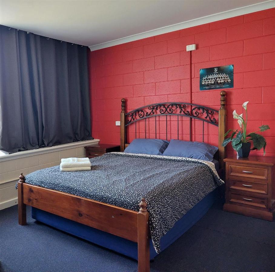 Port Adelaide Backpackers Hostel Bagian luar foto
