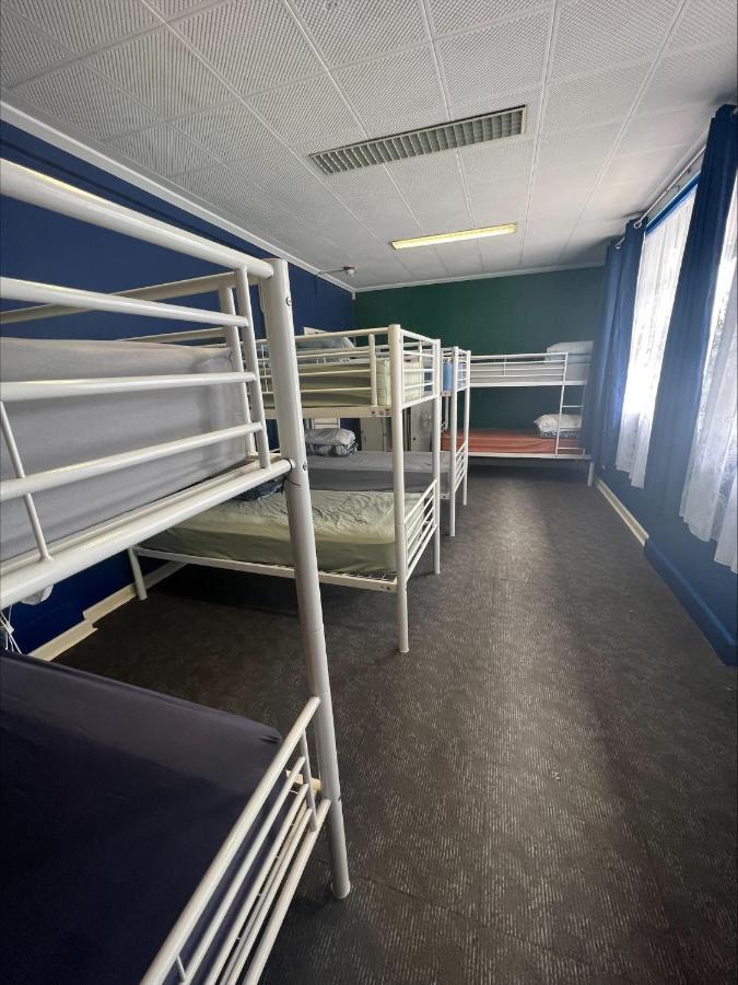 Port Adelaide Backpackers Hostel Bagian luar foto