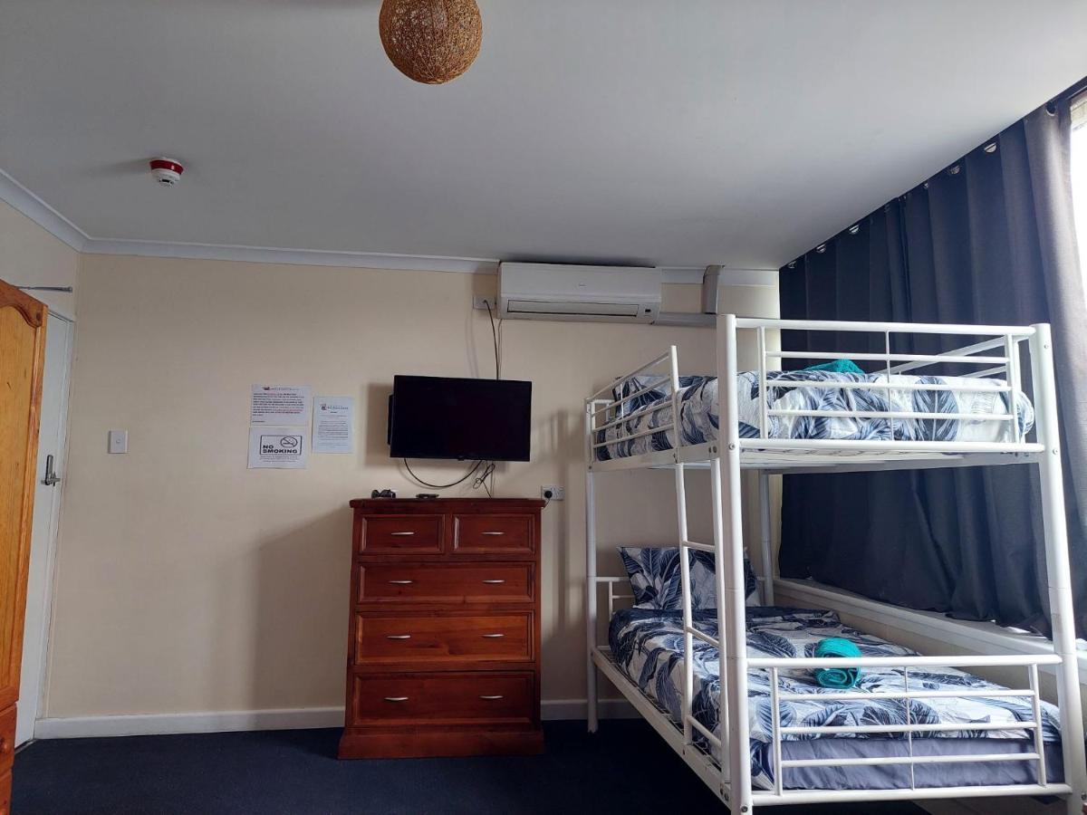 Port Adelaide Backpackers Hostel Bagian luar foto