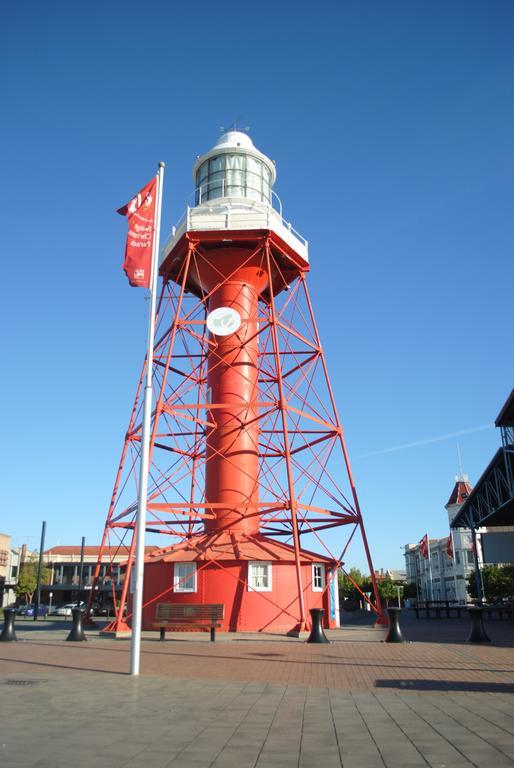 Port Adelaide Backpackers Hostel Bagian luar foto