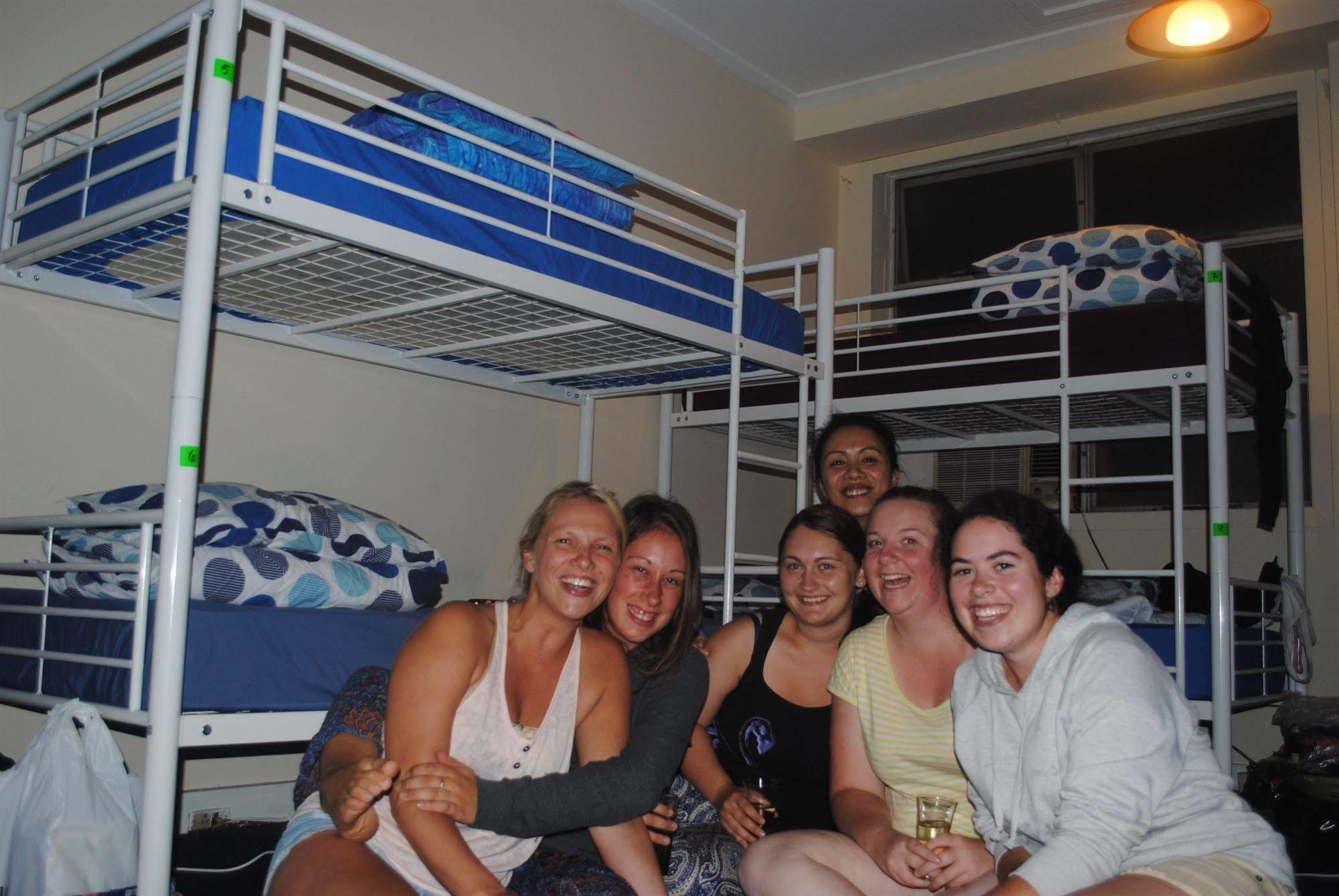 Port Adelaide Backpackers Hostel Bagian luar foto