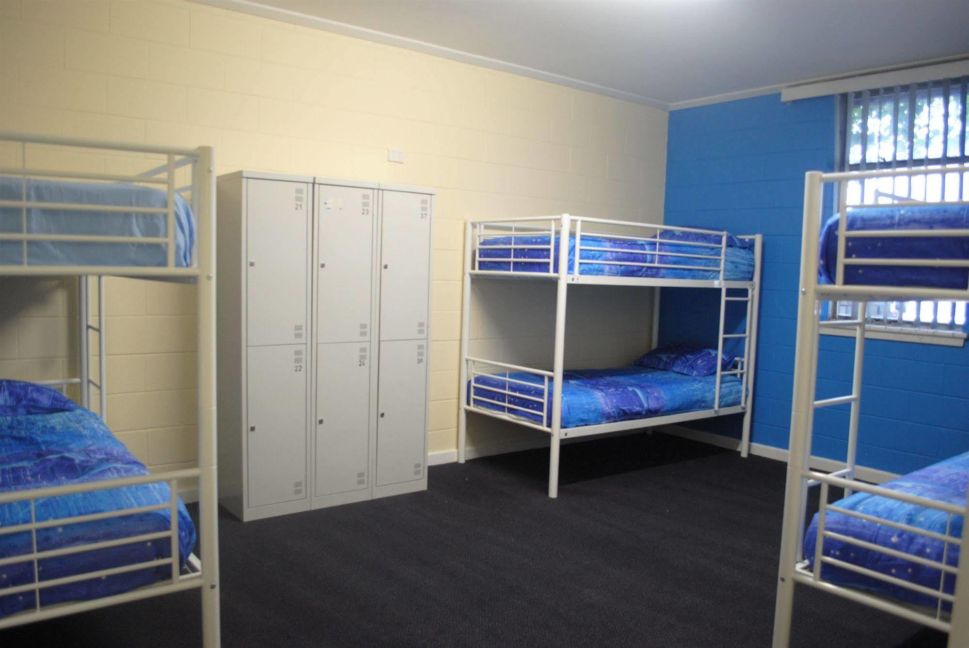 Port Adelaide Backpackers Hostel Bagian luar foto